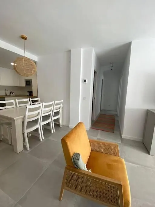 Stylish Seaside 3 Bed Apartment With Terrace + Sea View Benalmádena Spanien