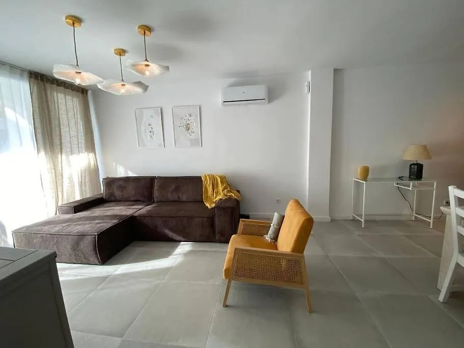 Stylish Seaside 3 Bed Apartment With Terrace + Sea View Benalmádena