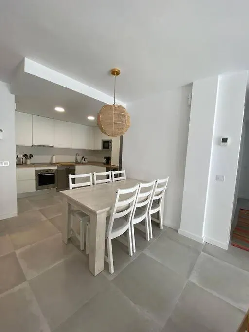 Stylish Seaside 3 Bed Apartment With Terrace + Sea View Benalmádena 0*,