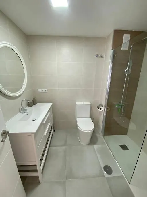 Stylish Seaside 3 Bed Apartment With Terrace + Sea View Benalmádena Spanien