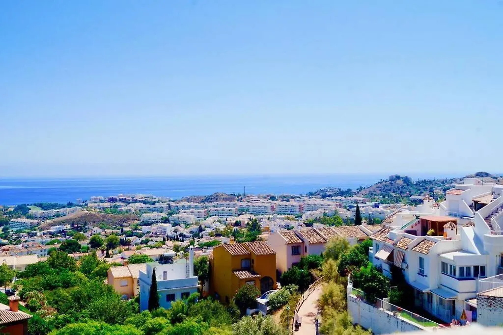 Stylish Seaside 3 Bed Apartment With Terrace + Sea View Benalmádena